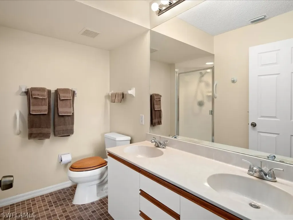 185 Grand Oaks Way Naples FL 34110