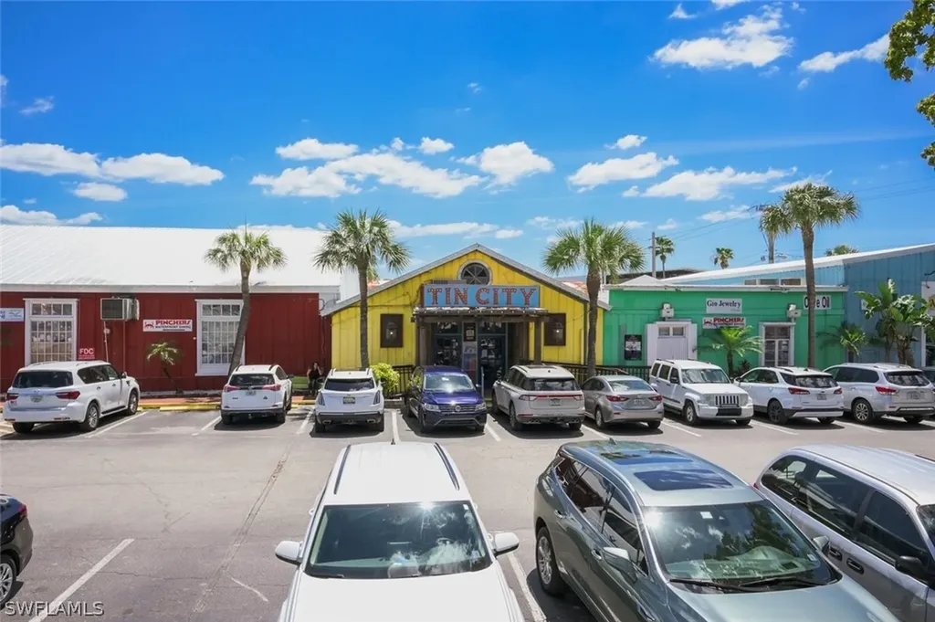 7877 Clemson Street Naples FL 34104