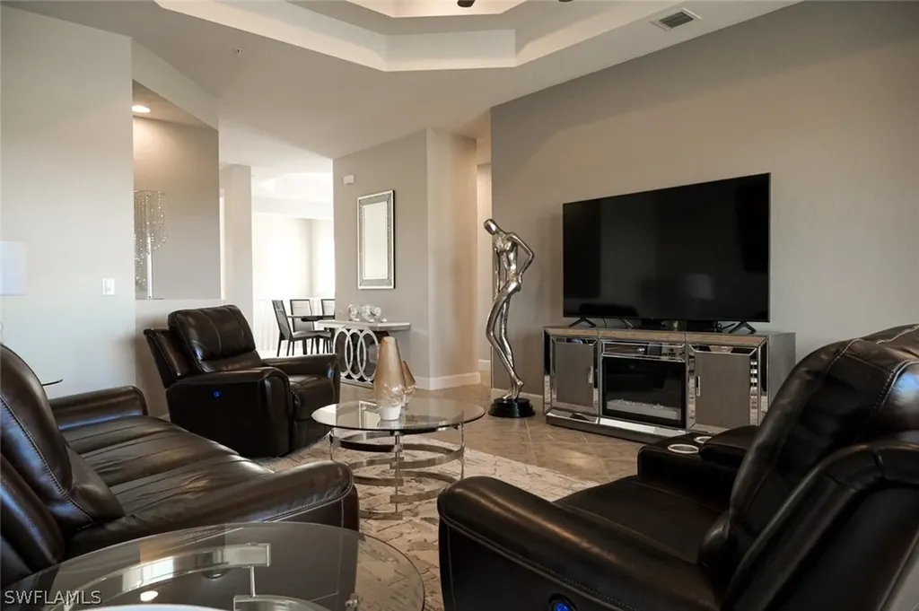7877 Clemson Street Naples FL 34104
