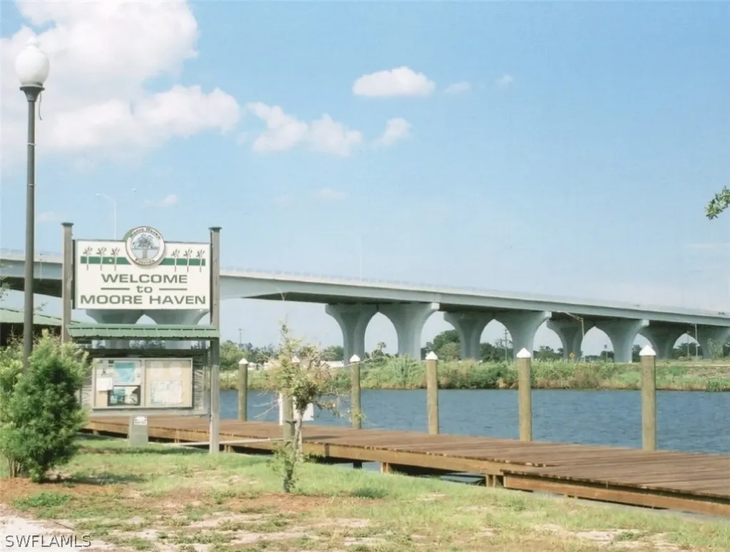 1040 Branchs Circle Moore Haven FL 33471