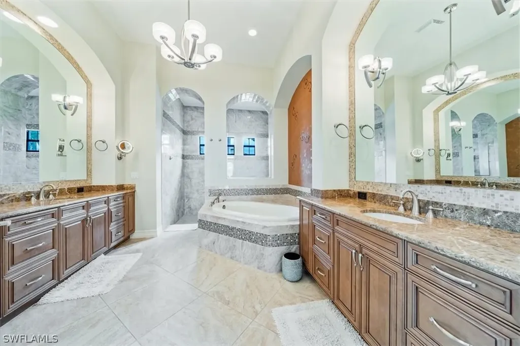 6590 Costa Circle Naples FL 34113