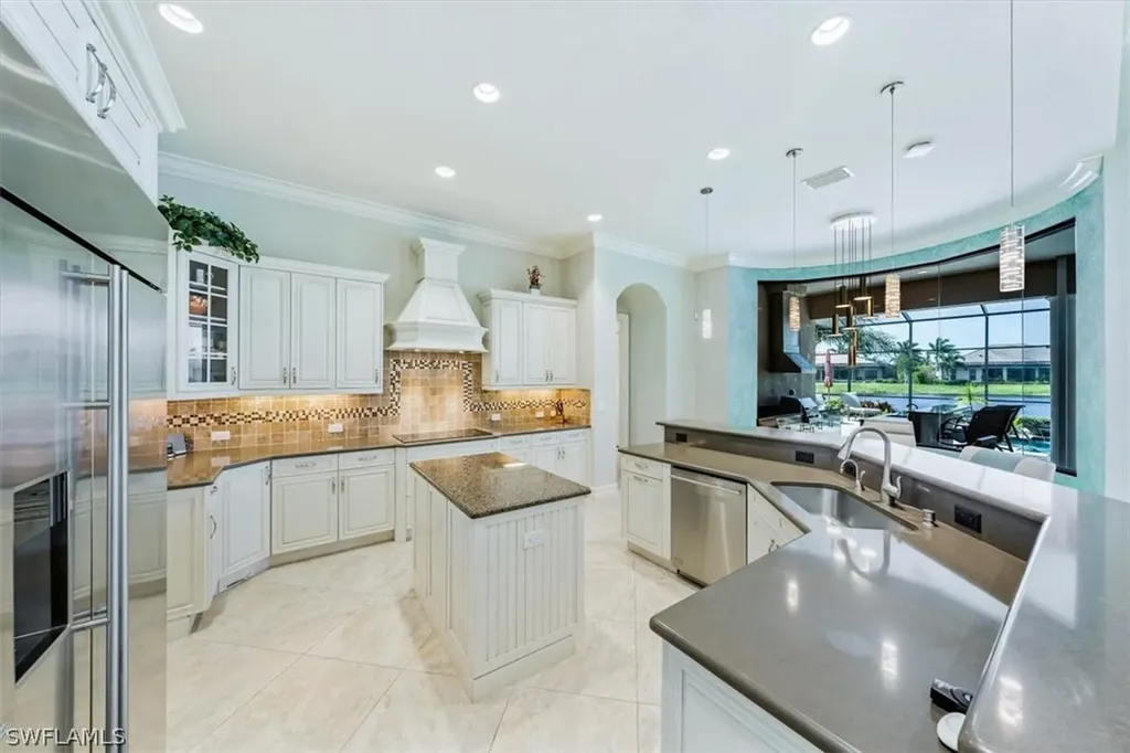 6590 Costa Circle Naples FL 34113