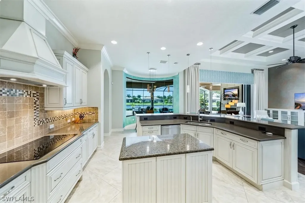 6590 Costa Circle Naples FL 34113