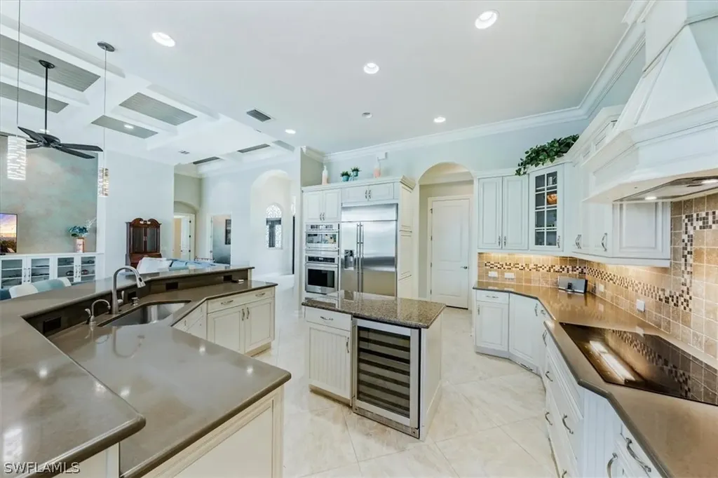 6590 Costa Circle Naples FL 34113
