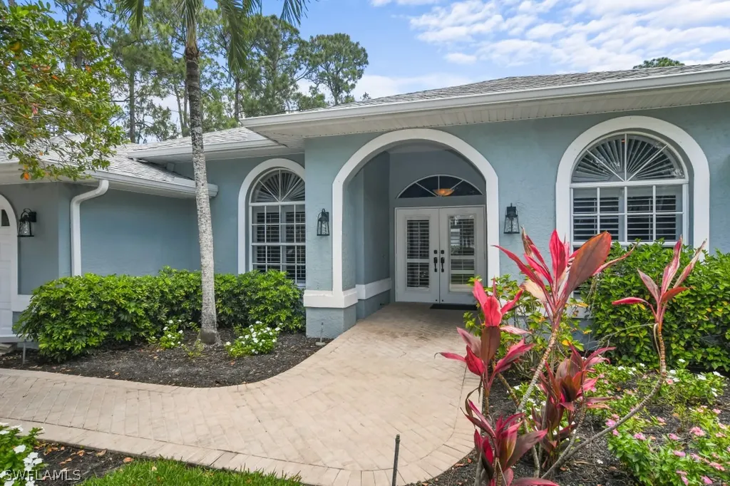 6141 Bur Oaks Lane Naples FL 34119