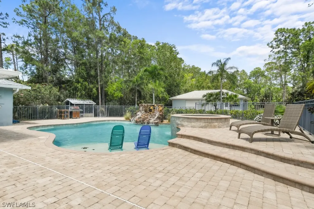 6141 Bur Oaks Lane Naples FL 34119