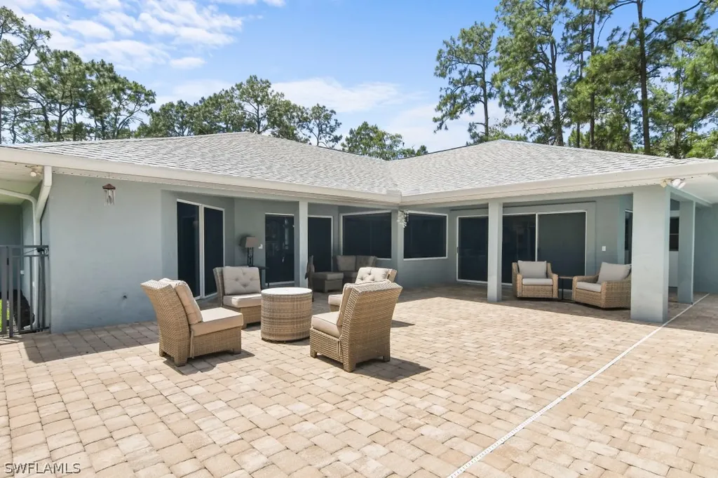 6141 Bur Oaks Lane Naples FL 34119