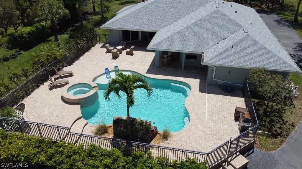 6141 Bur Oaks Lane Naples FL 34119