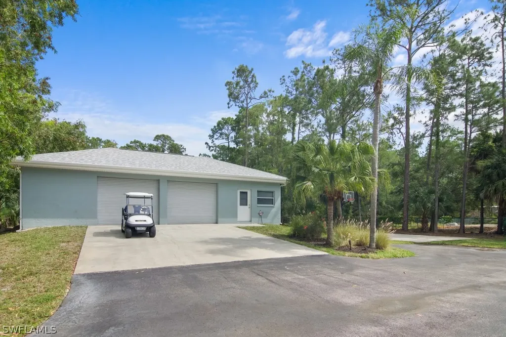 6141 Bur Oaks Lane Naples FL 34119