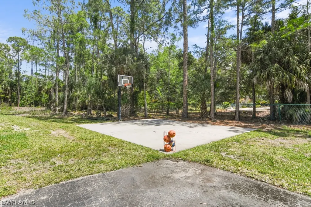 6141 Bur Oaks Lane Naples FL 34119