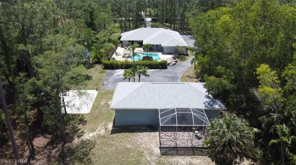 6141 Bur Oaks Lane Naples FL 34119