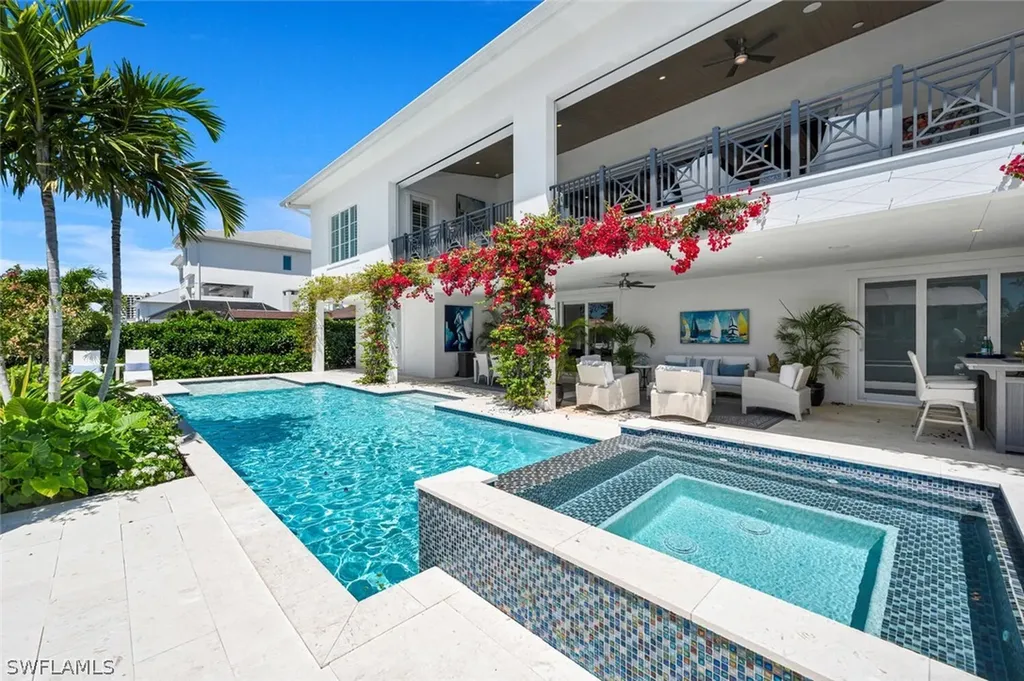 360 Heron Avenue Naples FL 34108
