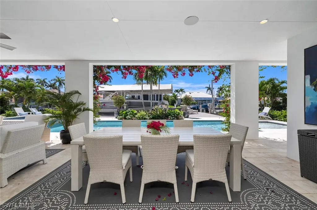 360 Heron Avenue Naples FL 34108