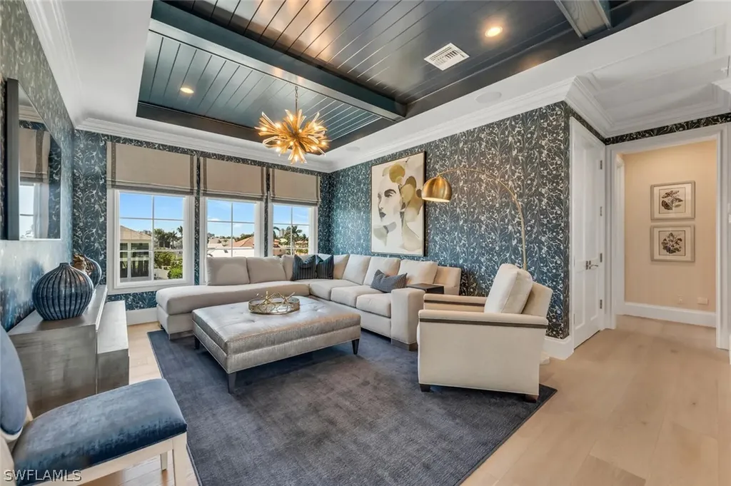 360 Heron Avenue Naples FL 34108