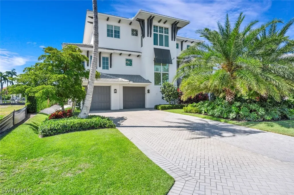 360 Heron Avenue Naples FL 34108