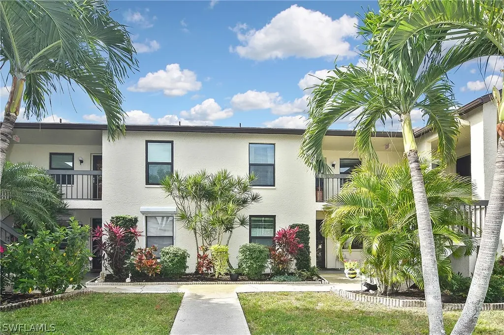 9285 Lake Park Drive Fort Myers FL 33919