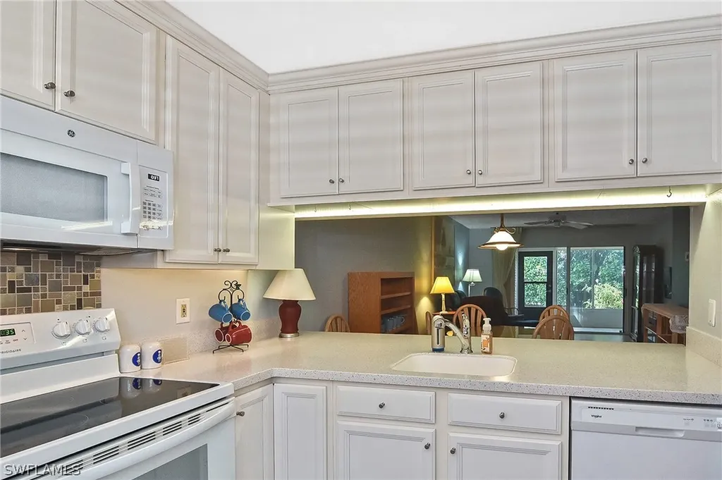 9285 Lake Park Drive Fort Myers FL 33919