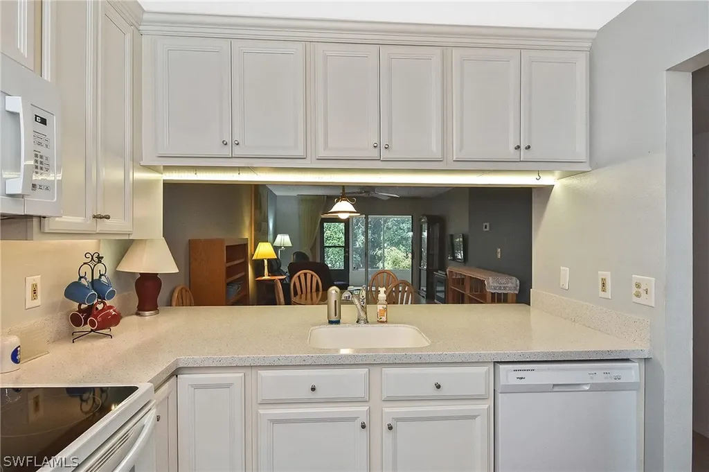 9285 Lake Park Drive Fort Myers FL 33919