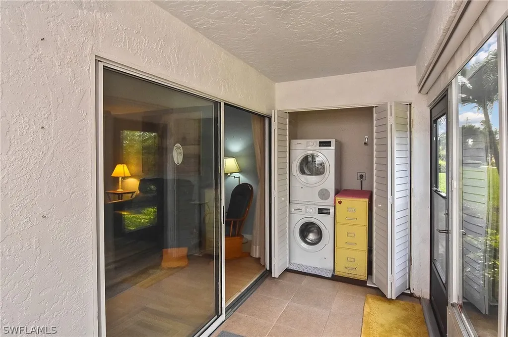 9285 Lake Park Drive Fort Myers FL 33919