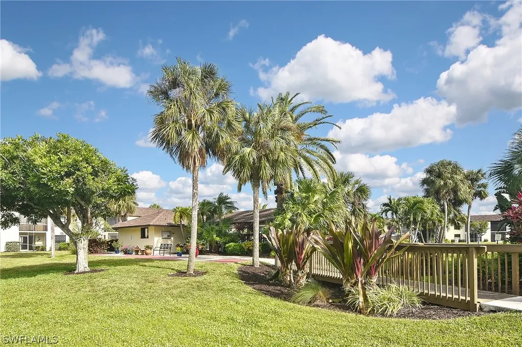 9285 Lake Park Drive Fort Myers FL 33919
