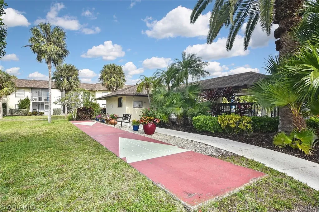 9285 Lake Park Drive Fort Myers FL 33919