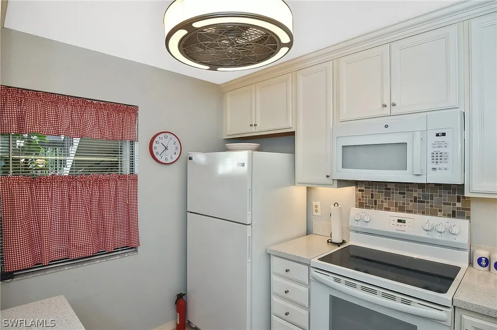 9285 Lake Park Drive Fort Myers FL 33919