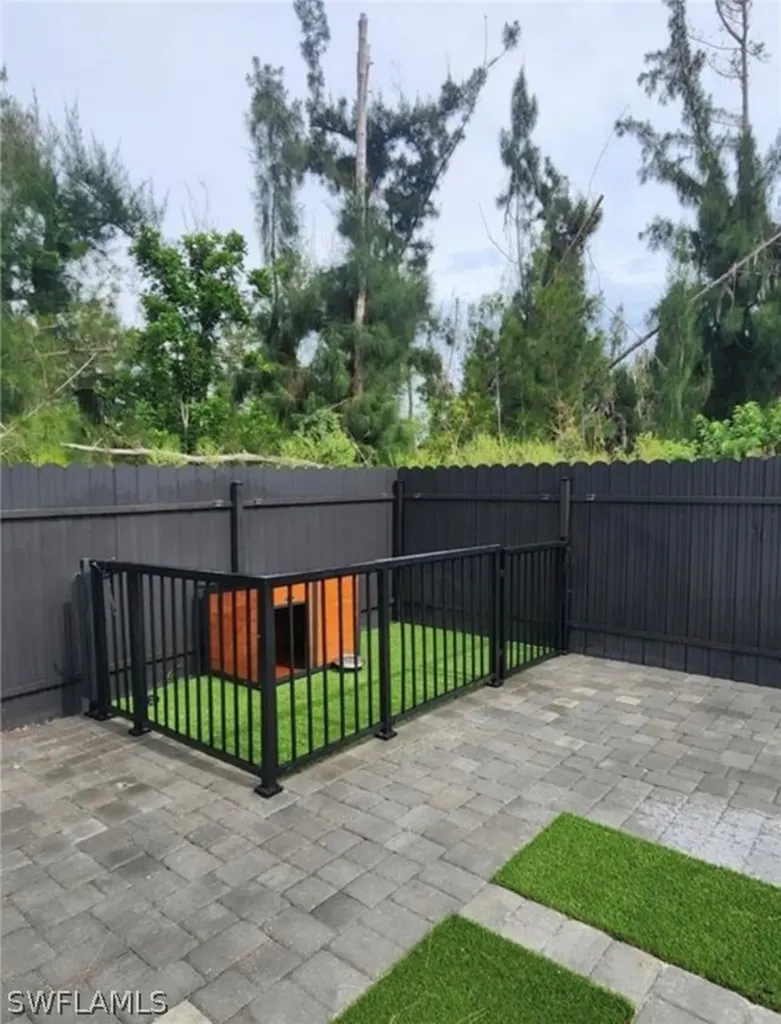 1914 SW 4th Street Cape Coral FL 33991