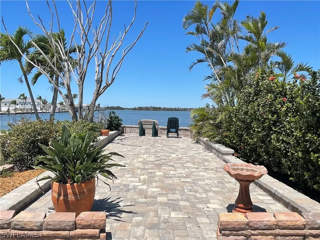 41 Helen Lane Fort Myers Beach FL 33931