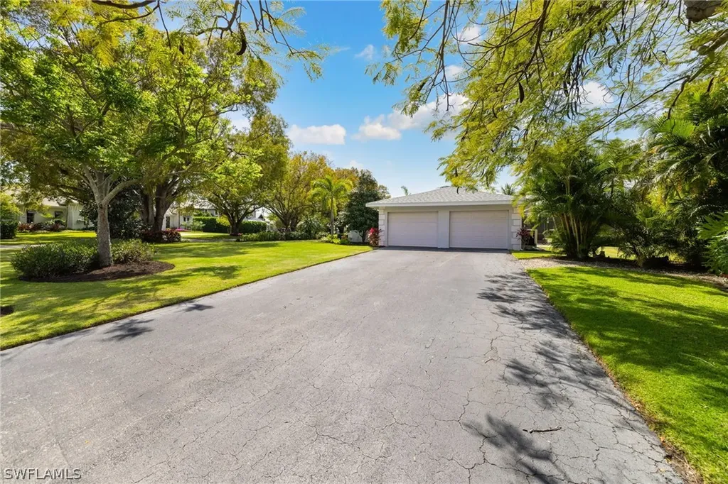 675 Yucca Road Naples FL 34102