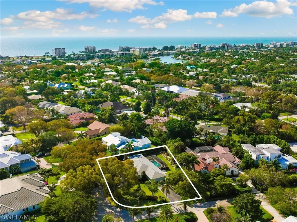 675 Yucca Road Naples FL 34102