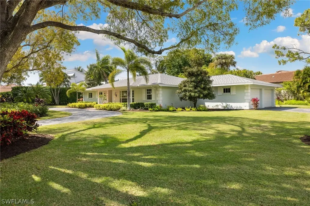 675 Yucca Road Naples FL 34102