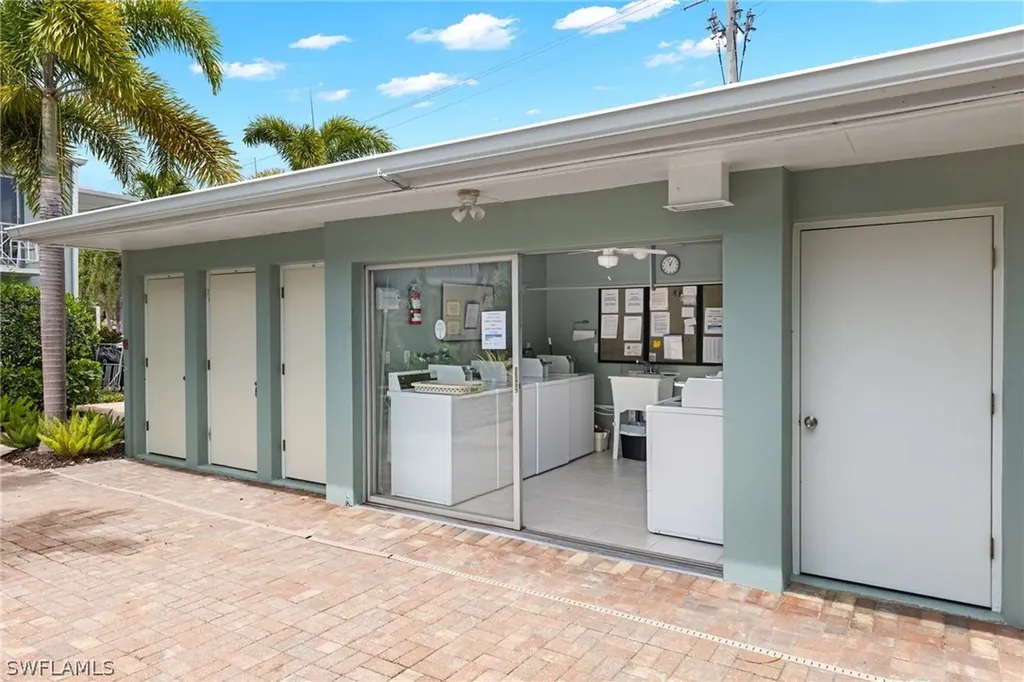 635 12th Avenue S Naples FL 34102