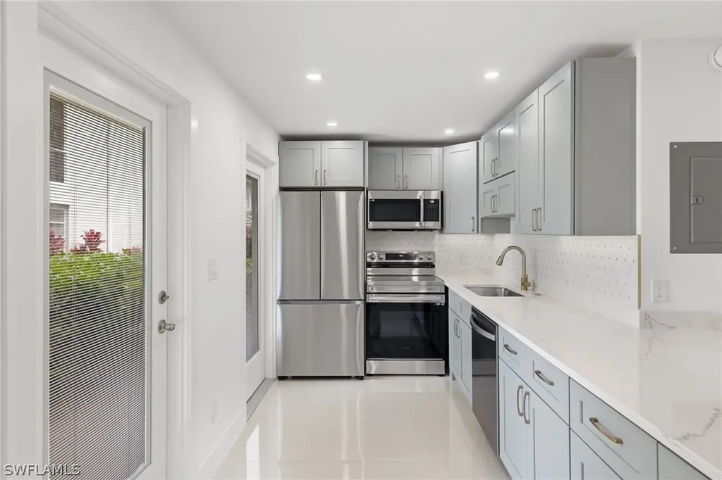 635 12th Avenue S Naples FL 34102