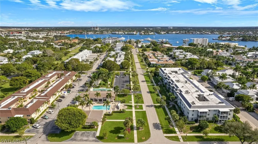 635 12th Avenue S Naples FL 34102