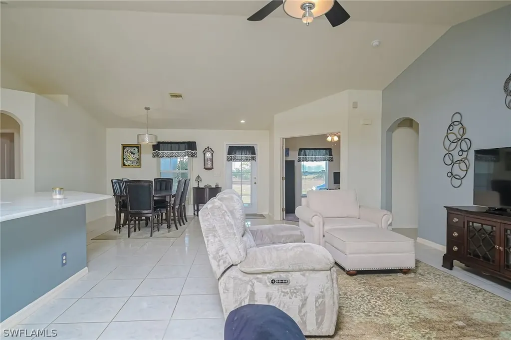 1223 NE 40th Street Cape Coral FL 33909