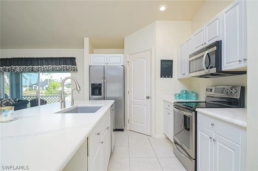 1223 NE 40th Street Cape Coral FL 33909