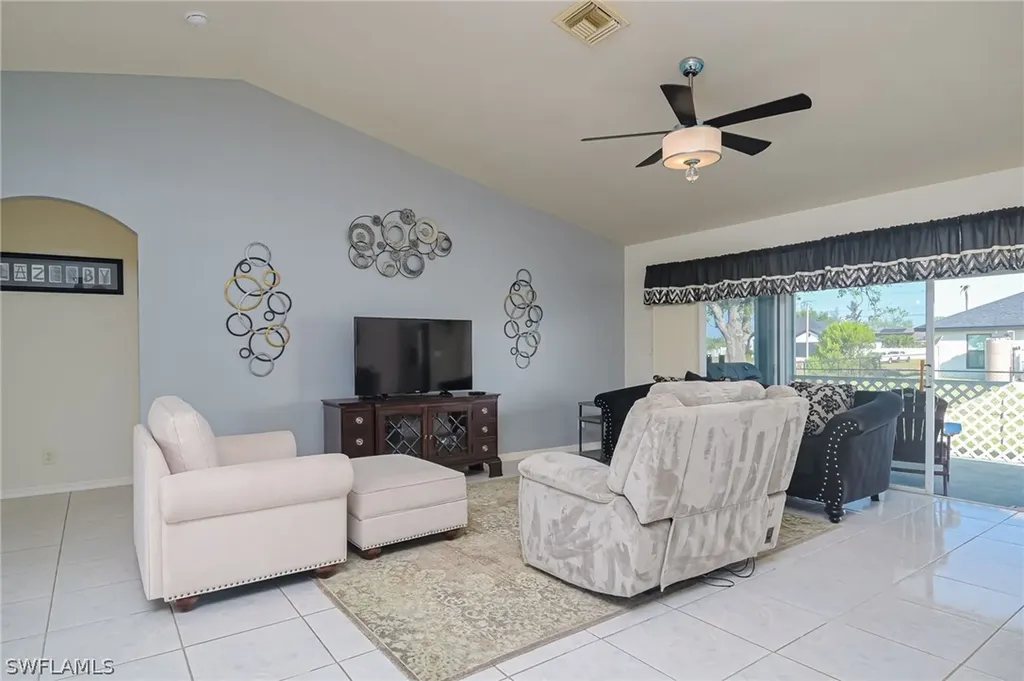 1223 NE 40th Street Cape Coral FL 33909