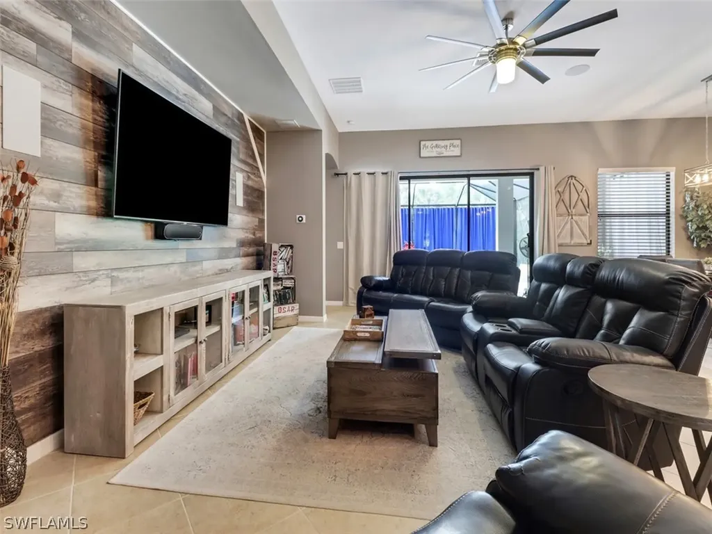 7758 Bucks Run Drive Naples FL 34120