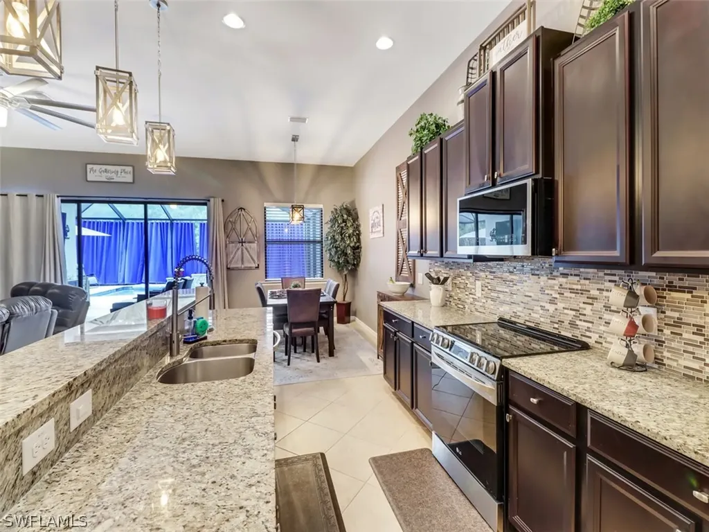 7758 Bucks Run Drive Naples FL 34120
