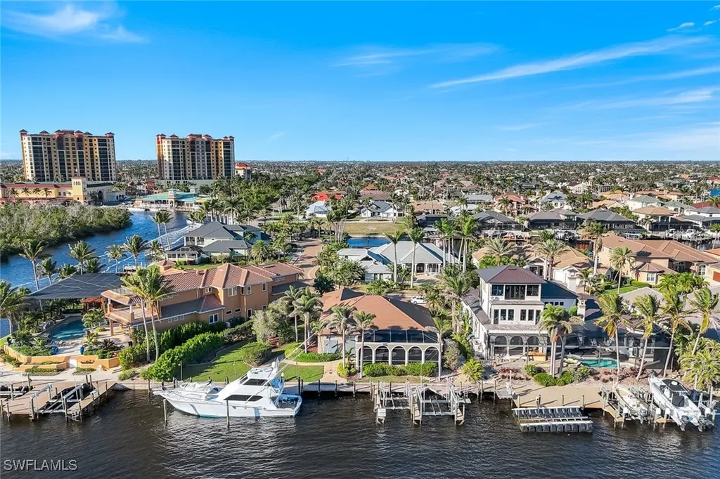 1530 Hermitage Lane Cape Coral FL 33914