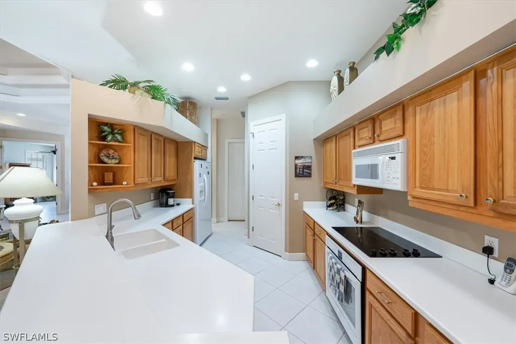 436 Crestwood Lane Naples FL 34113