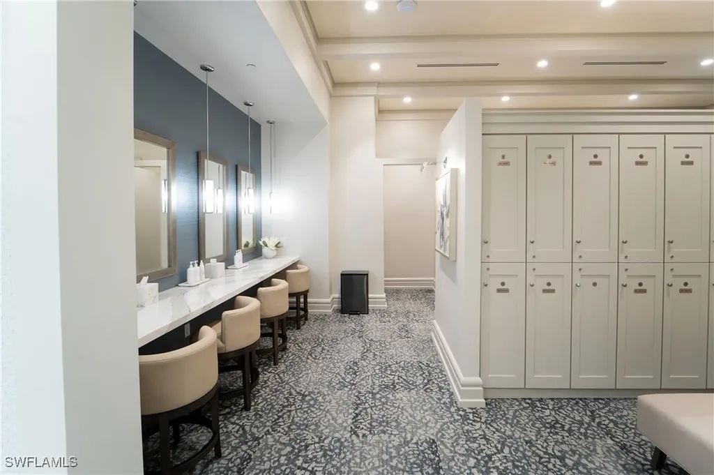 436 Crestwood Lane Naples FL 34113