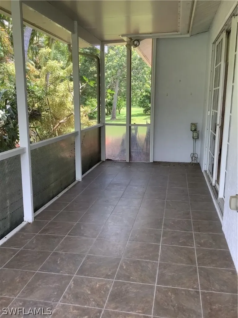 176 Stanhope Circle Naples FL 34104