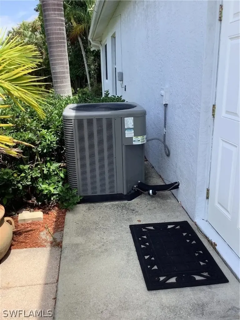 176 Stanhope Circle Naples FL 34104