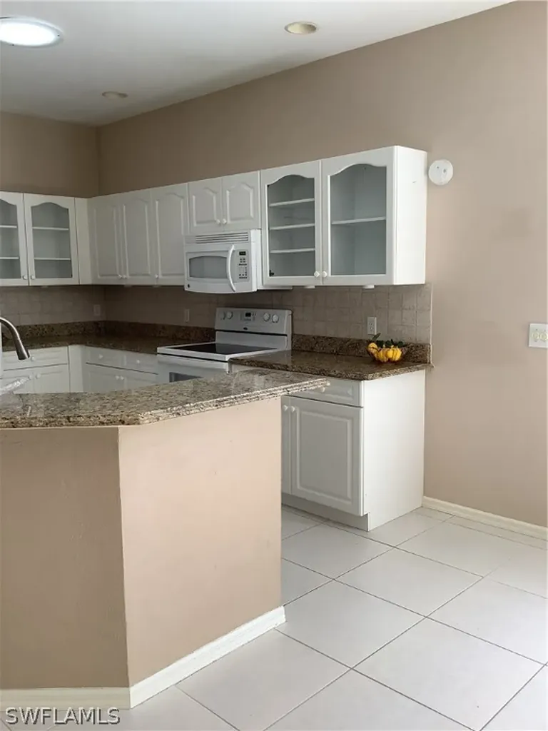 176 Stanhope Circle Naples FL 34104