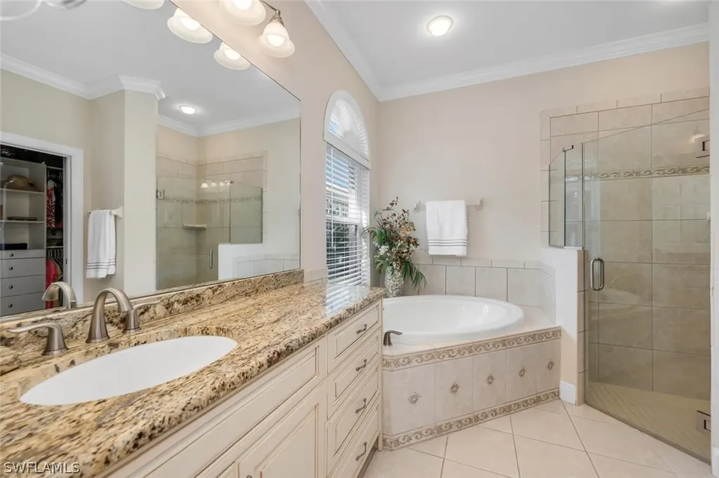 4824 Cerromar Drive Naples FL 34112