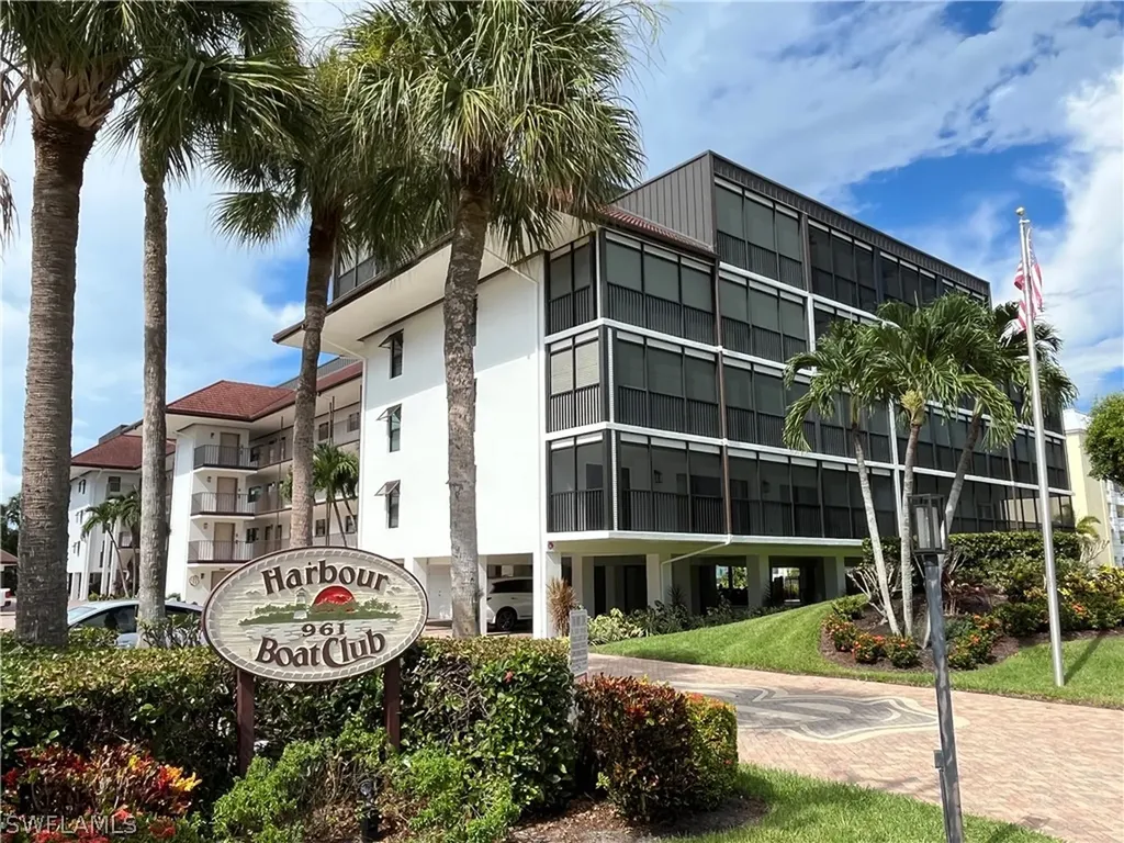 961 Swallow Avenue Marco Island FL 34145