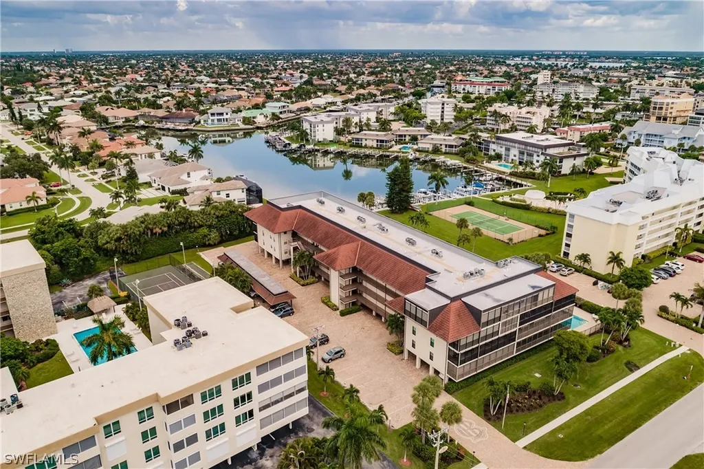 961 Swallow Avenue Marco Island FL 34145