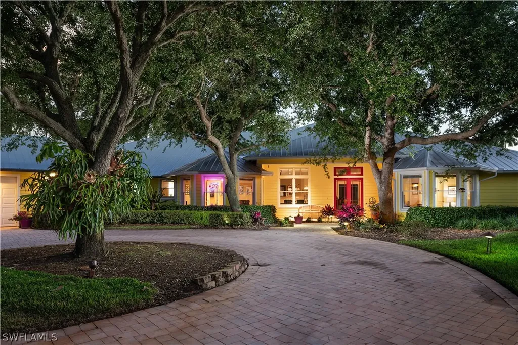 168 North Street Naples FL 34108
