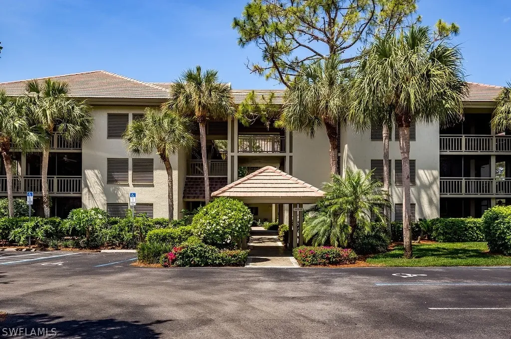 Bonita Springs FL, 3651 Wild Pines Drive, Unit 101